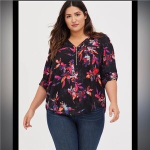 Torrid Harper Georgette Pullover Style Floral Top Size 00 (M/L US 10) Pink Black